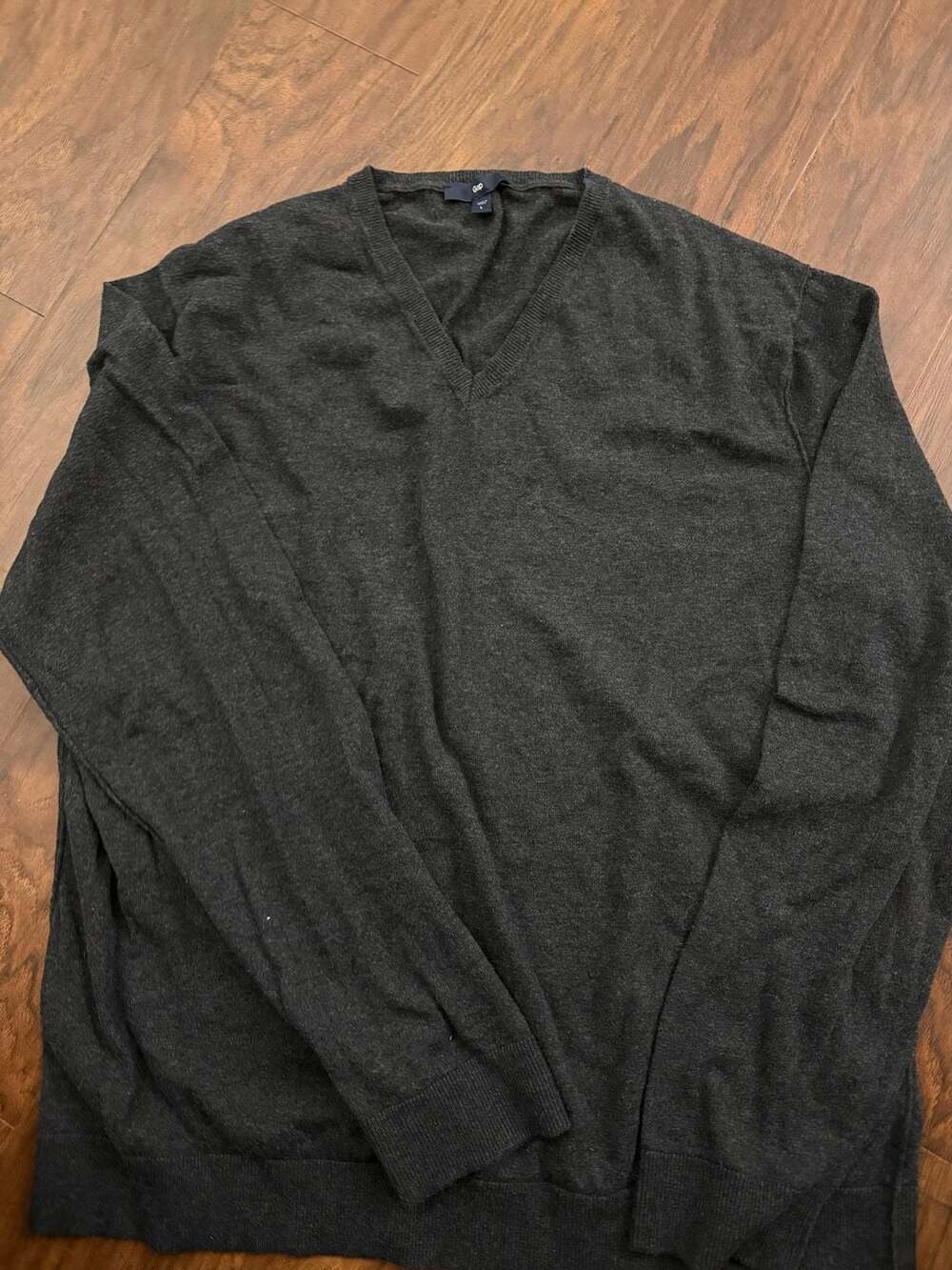Gap Men's Dark Gray Long Sleeve V-Neck Knit Pullover Sweater Size L